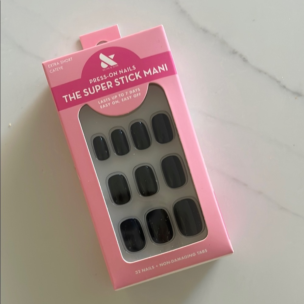 Cateye Press-On Nails - The Super Stick Mani